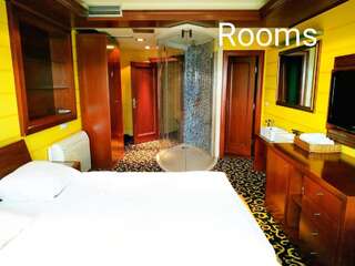 Отель ALLY HOTEL Херцег-Нови Номер с кроватью размера «queen-size», вид на море-1